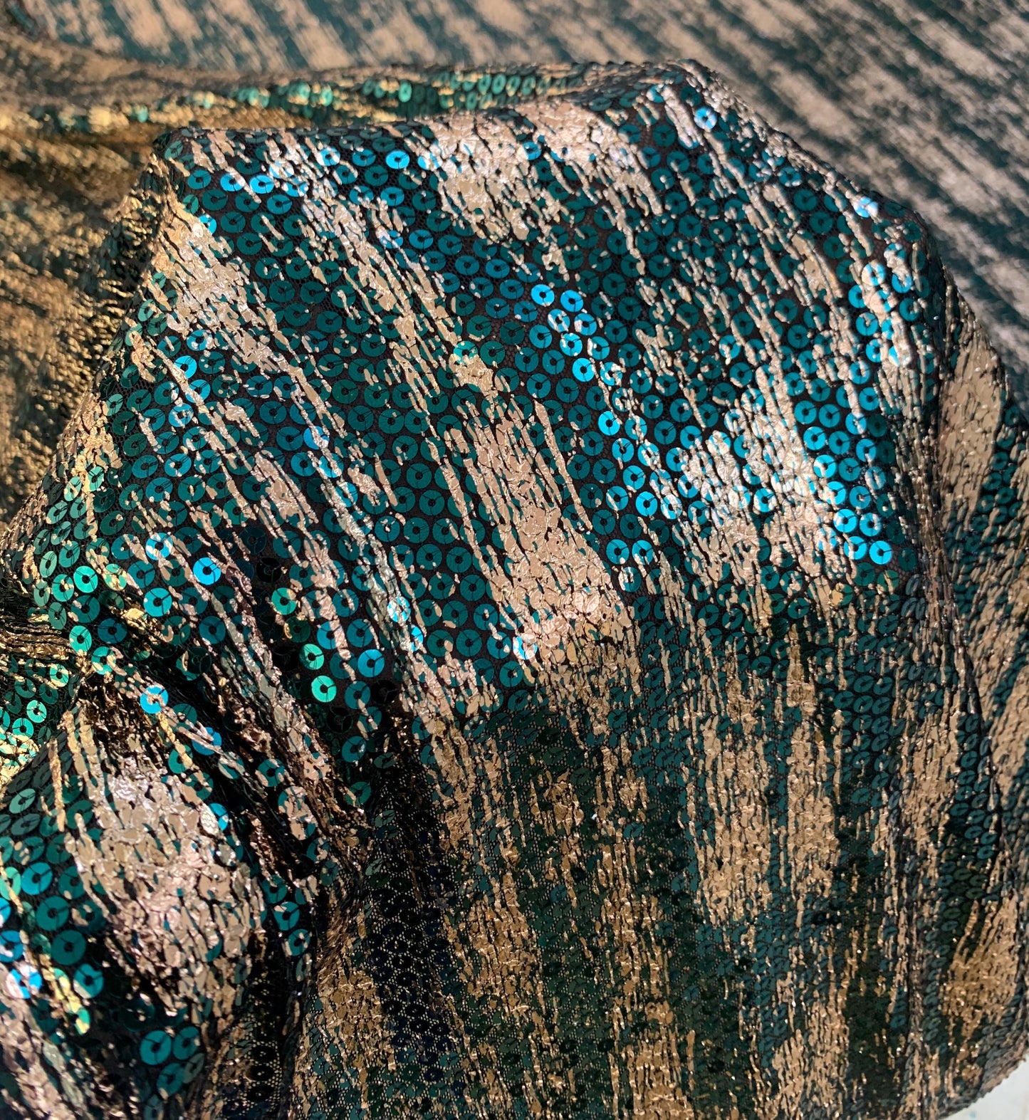 Medussa Sequin on Net Strechable 56" Fabric